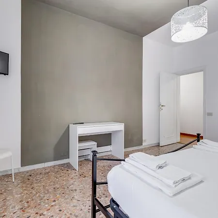 Bdc - Egeria 3-bdr Huge Roma