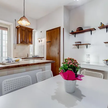 Bdc - Egeria 3-bdr Huge